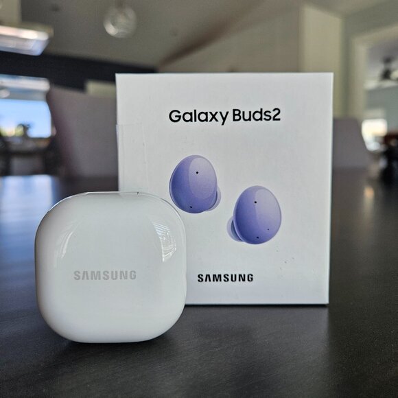 Samsung Galaxy Buds 2 *EUC* - Picture 3 of 14